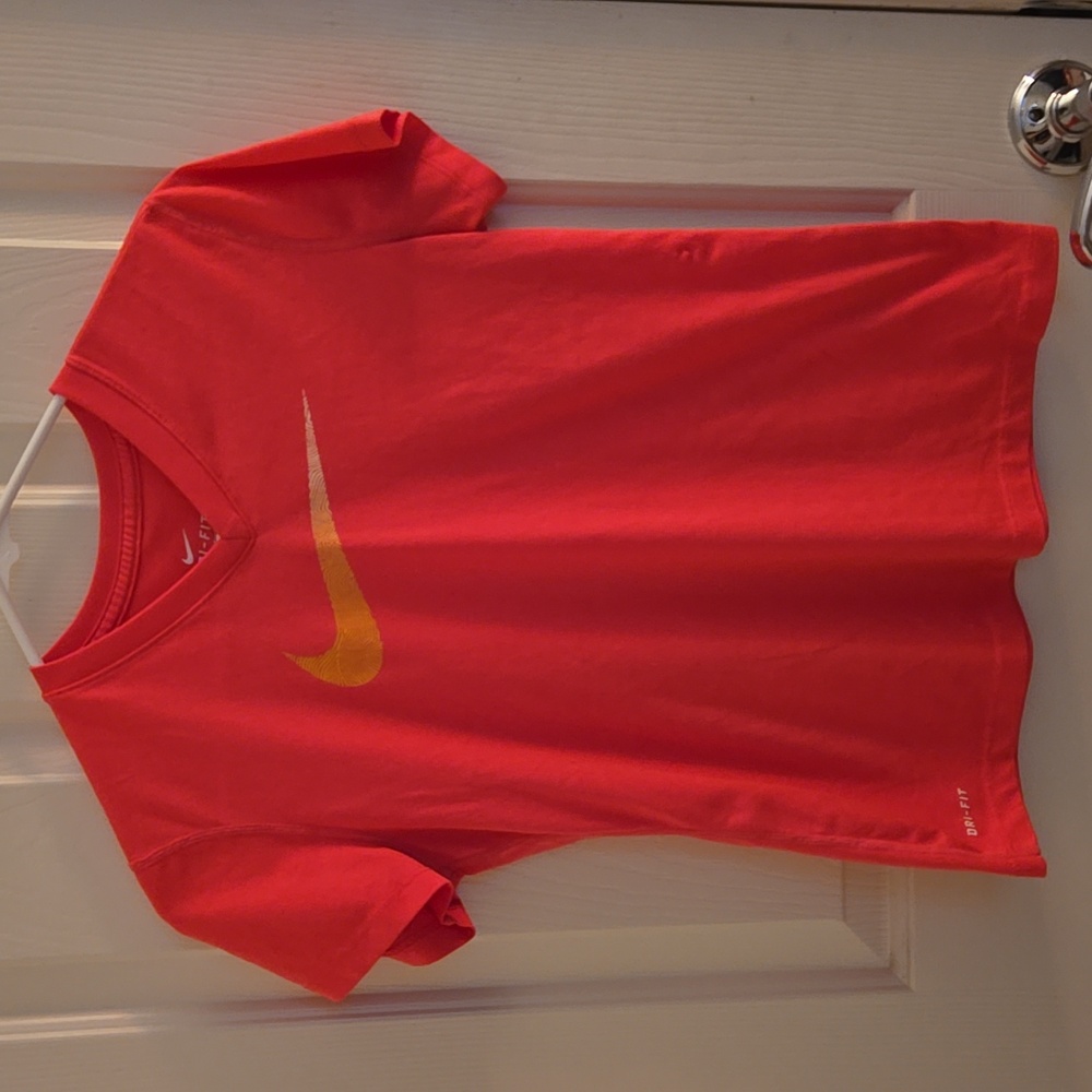 Nike Dri Fit Youth Girls Shirt. Size XL. Color Pink.